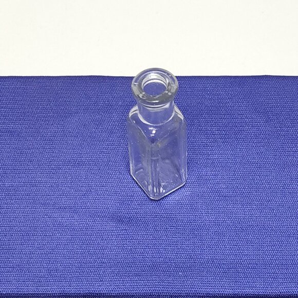 Apothecary Medicine Bottle Wm R Warner & Co Trade Mark Bottom Circa 1910 Antique - Picture 5 of 7